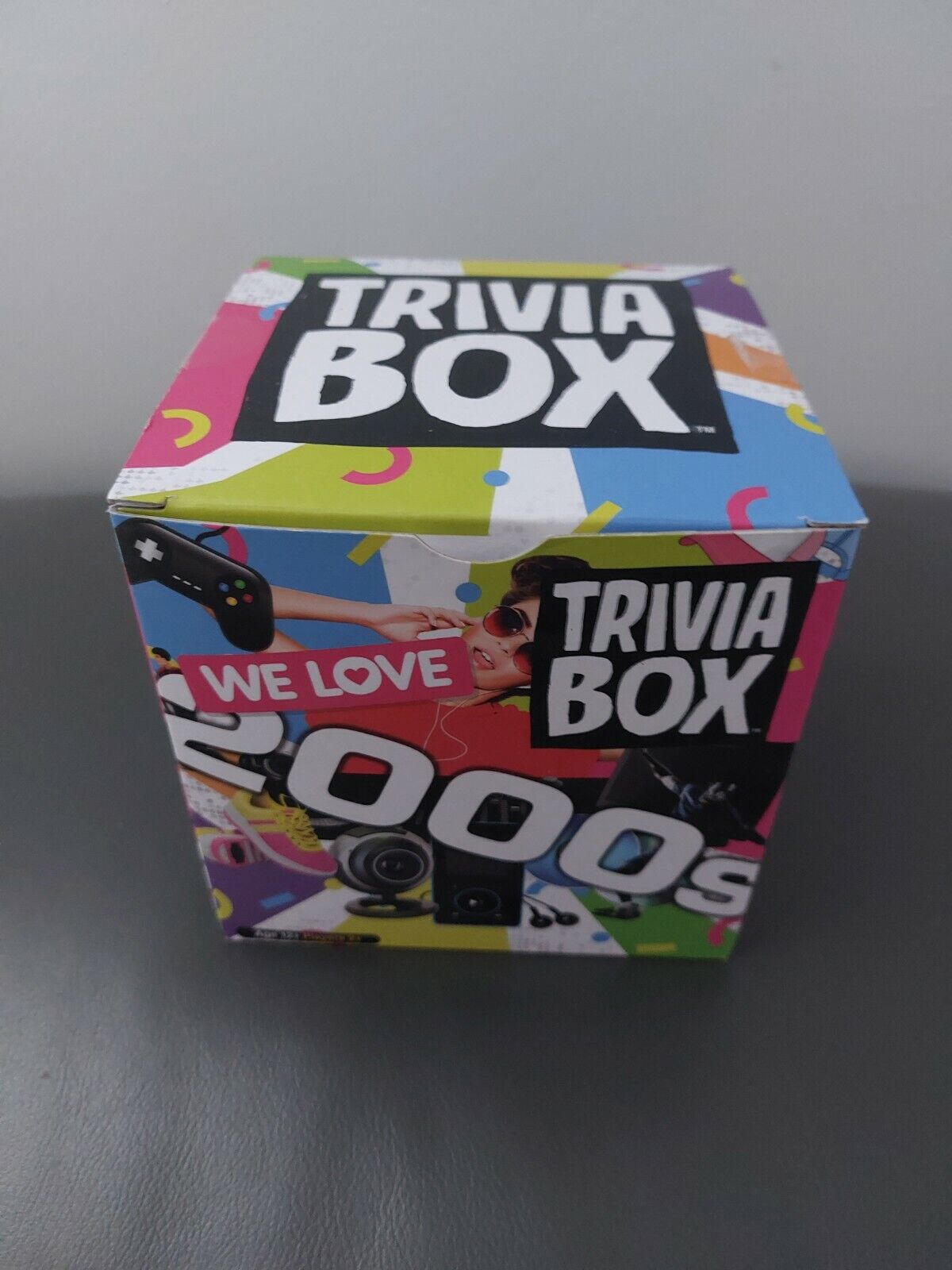 thumbnail image 2 of Kwizniac By Continuum Games Trivia Countdown Card Game 10 Clues... 2 of 10