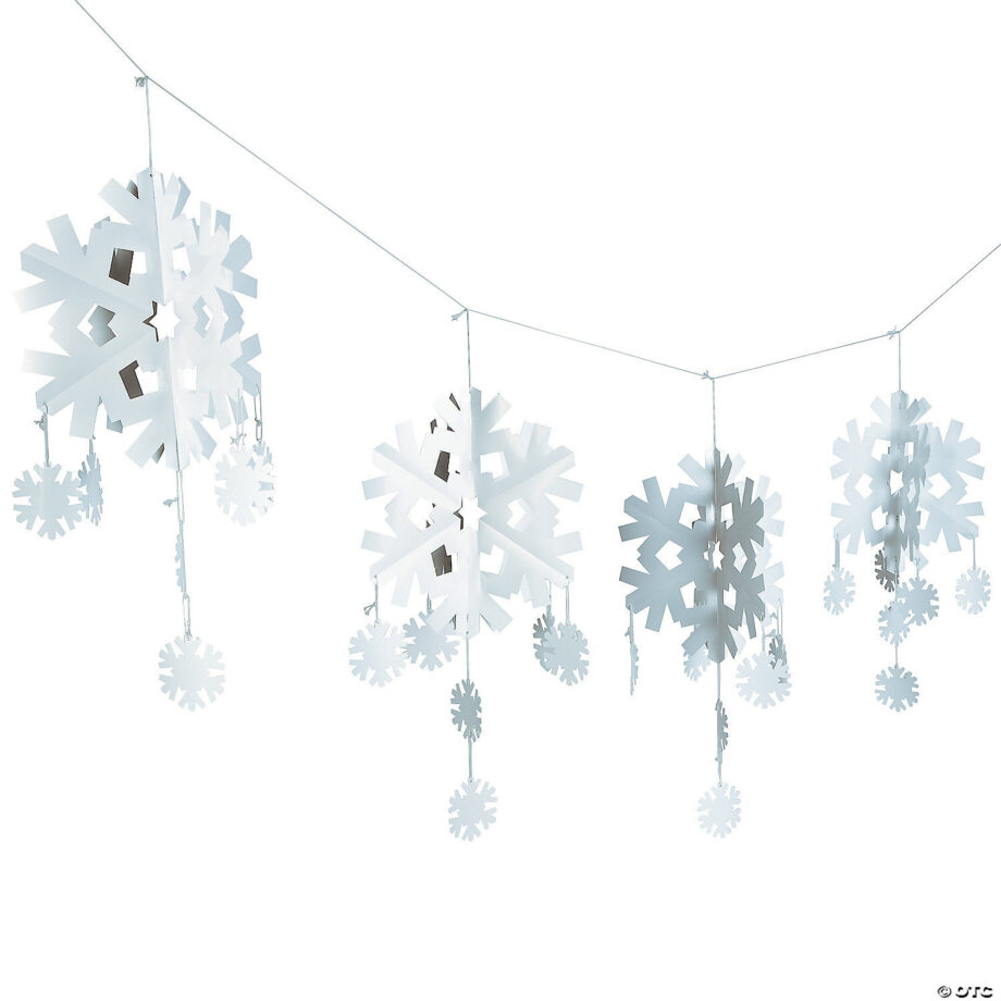 ORIENTAL TRADING - 10 FT. DIMENSIONAL SNOWFLAKE GARLAND